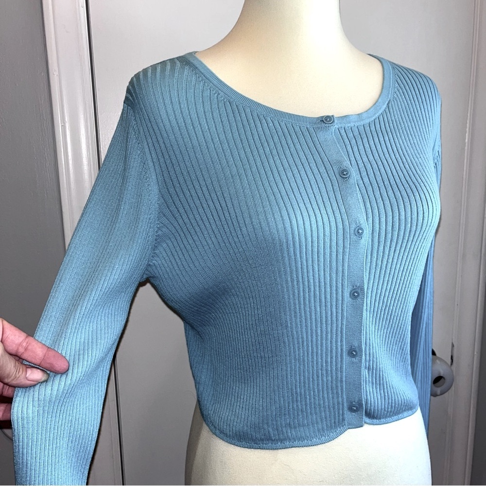 Uniqlo UV Protection Crew Neck Ribbed Cropped Cardigan - Picture 3 of 13